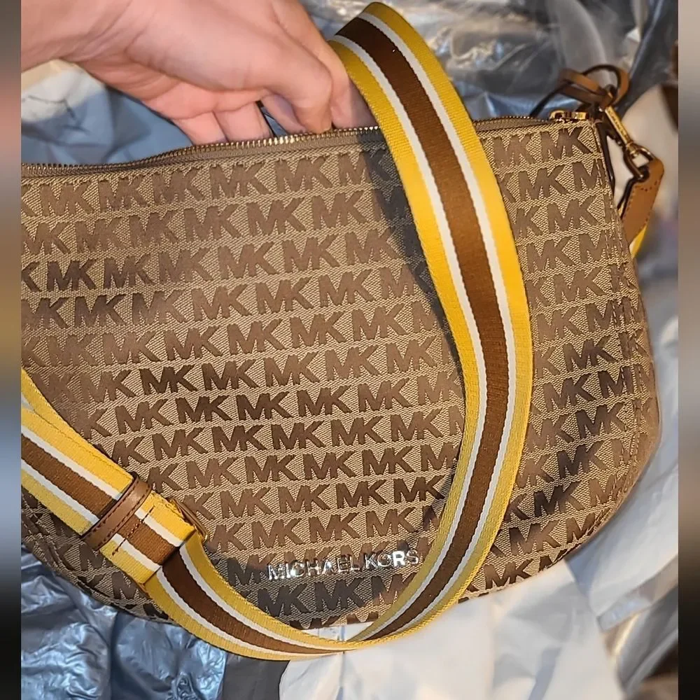 NEW Michael Kors MK Designer Bedford Hobo Bag Tan jacquard Purse Bag Crossbody